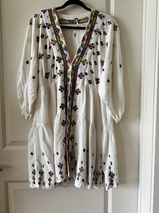 Free People Dresses & Skirts - Free People Embroidered Flowy Boho Open Front Option Layering Peasant Dress
